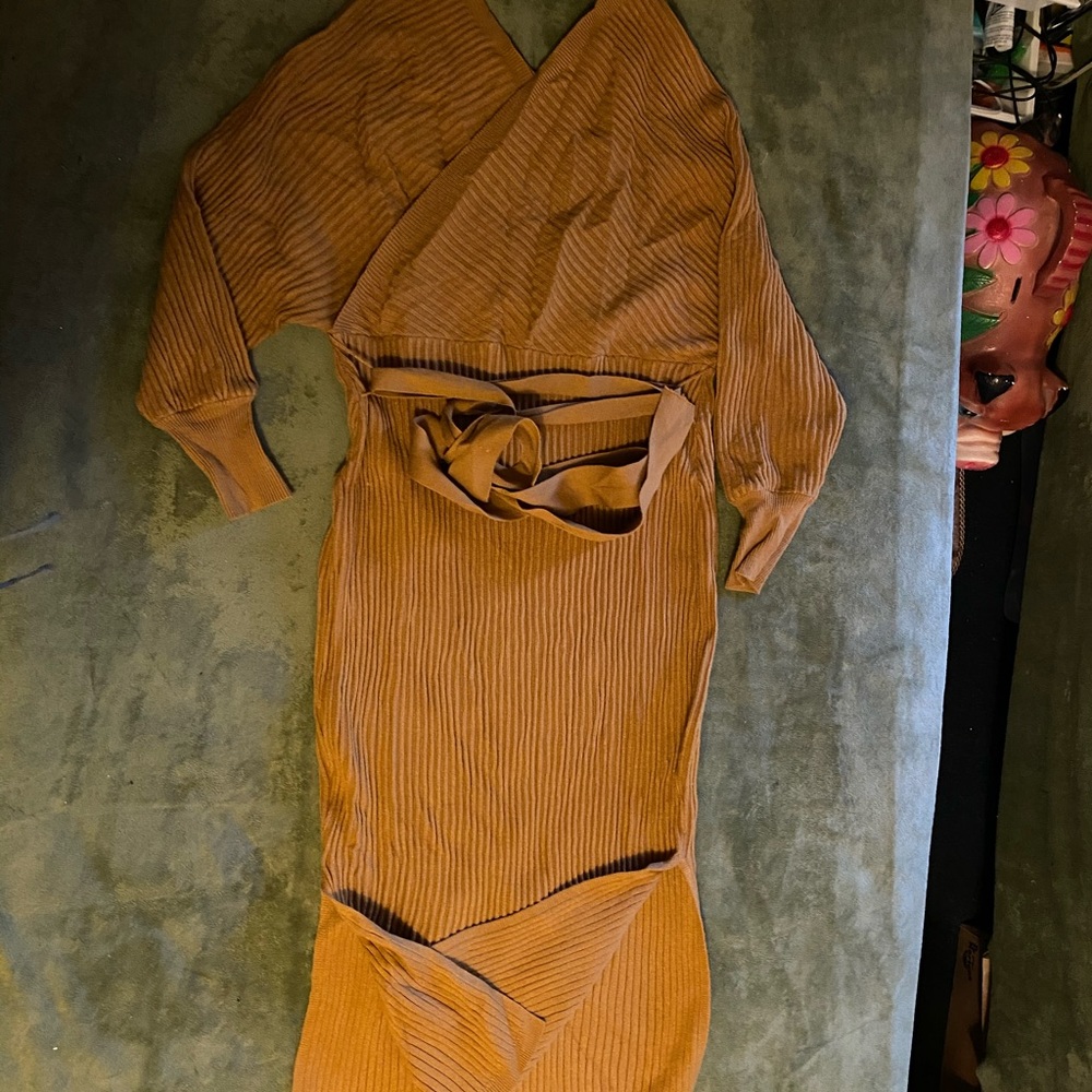 Midis off the shoulder sweater dress